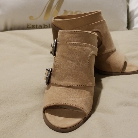 Forever 21 open toe heel - Picture 3 of 6